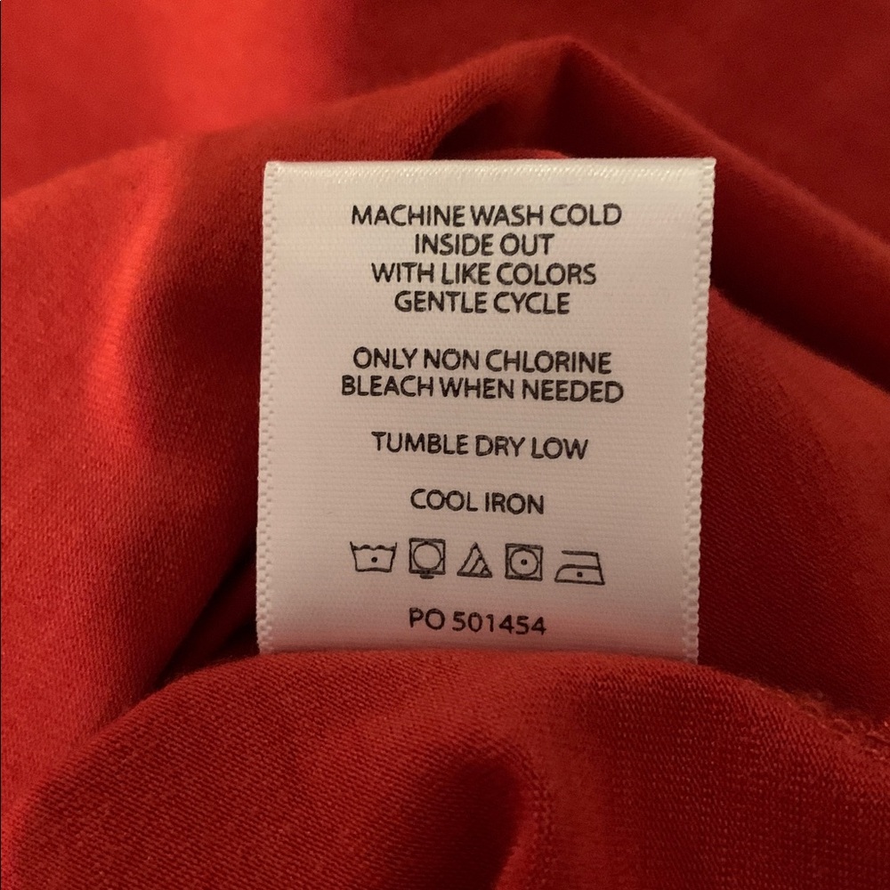 Cuyana Sleeveless Drape-Back  Dress in red - Picture 12 of 14